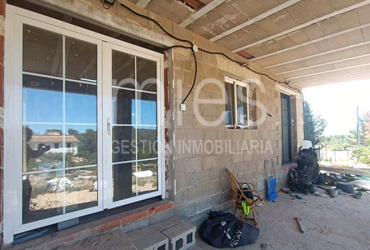 En Turis, chalet, en parcela urbana, en bruto vende Mies Inmobiliaria