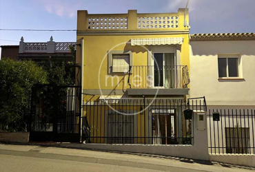 MIES INMOBILIARIA VENDE CASA TURIS VALENCIA